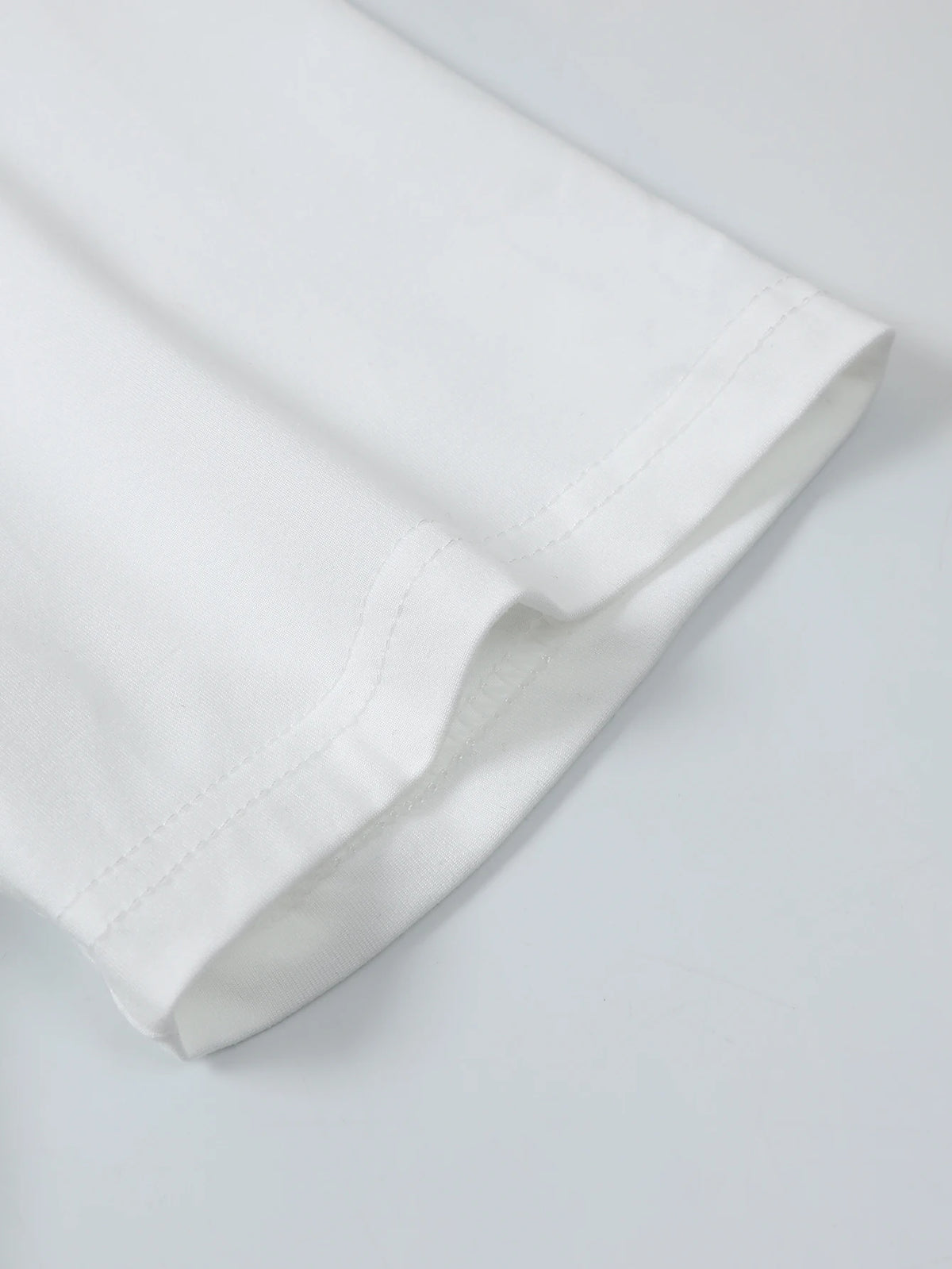 Camiseta blanca Oversize para hombre con diseño Minimalista "Balance".