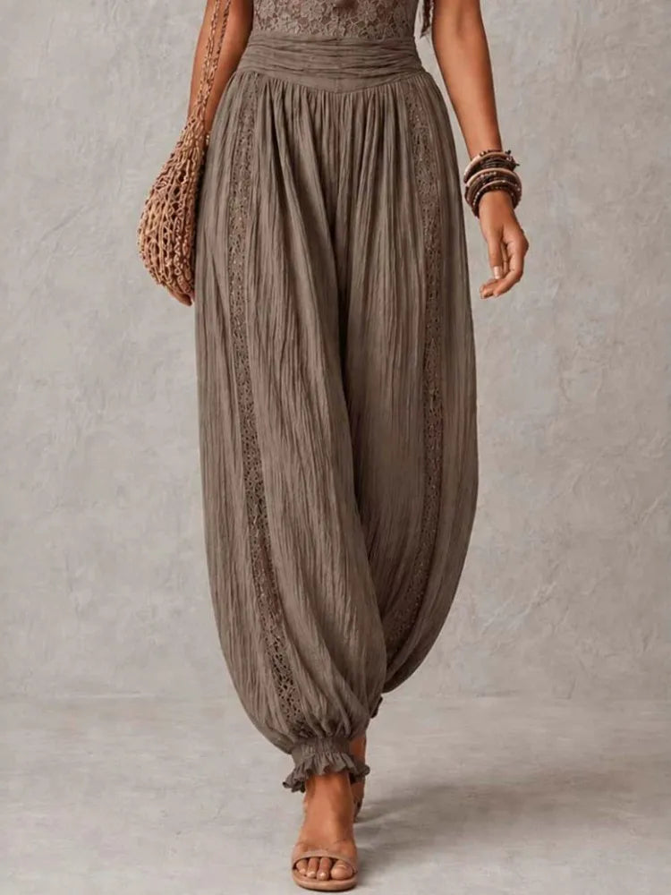 Conjunto Boho de Tul con encaje y pantalones bombachos.