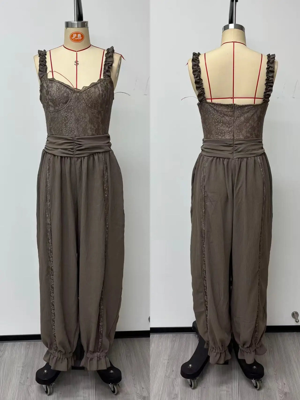 Conjunto Boho de Tul con encaje y pantalones bombachos.